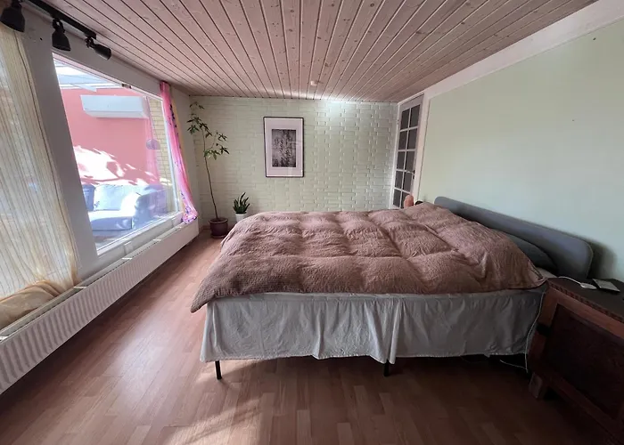 Peaceful Oro Getaway, Cozy With Garden & Holbæk