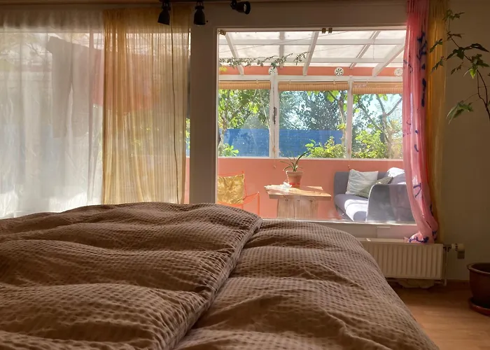 Peaceful Oro Getaway, Cozy With Garden & Villa